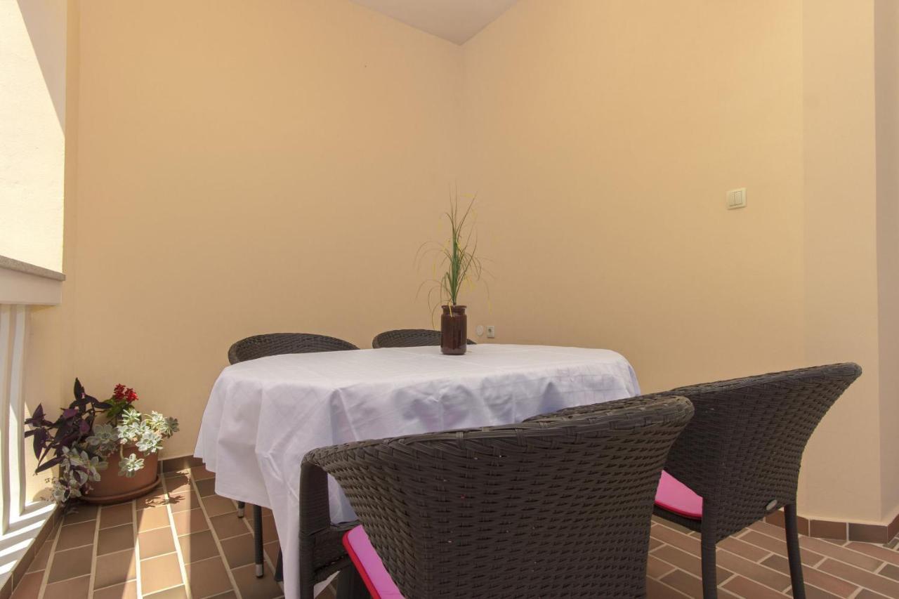 Apartments Konta City Center Vodice Kültér fotó